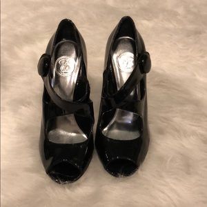 Black Patent Leather Open Toe Pumps w Chunky Heel